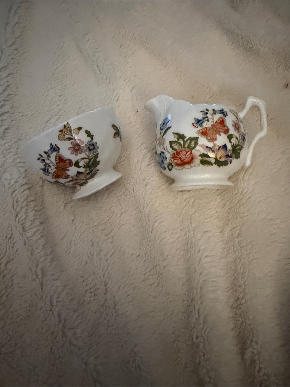 Aynsley fine English bone china Creamer and Sugar Bowl with Floral design